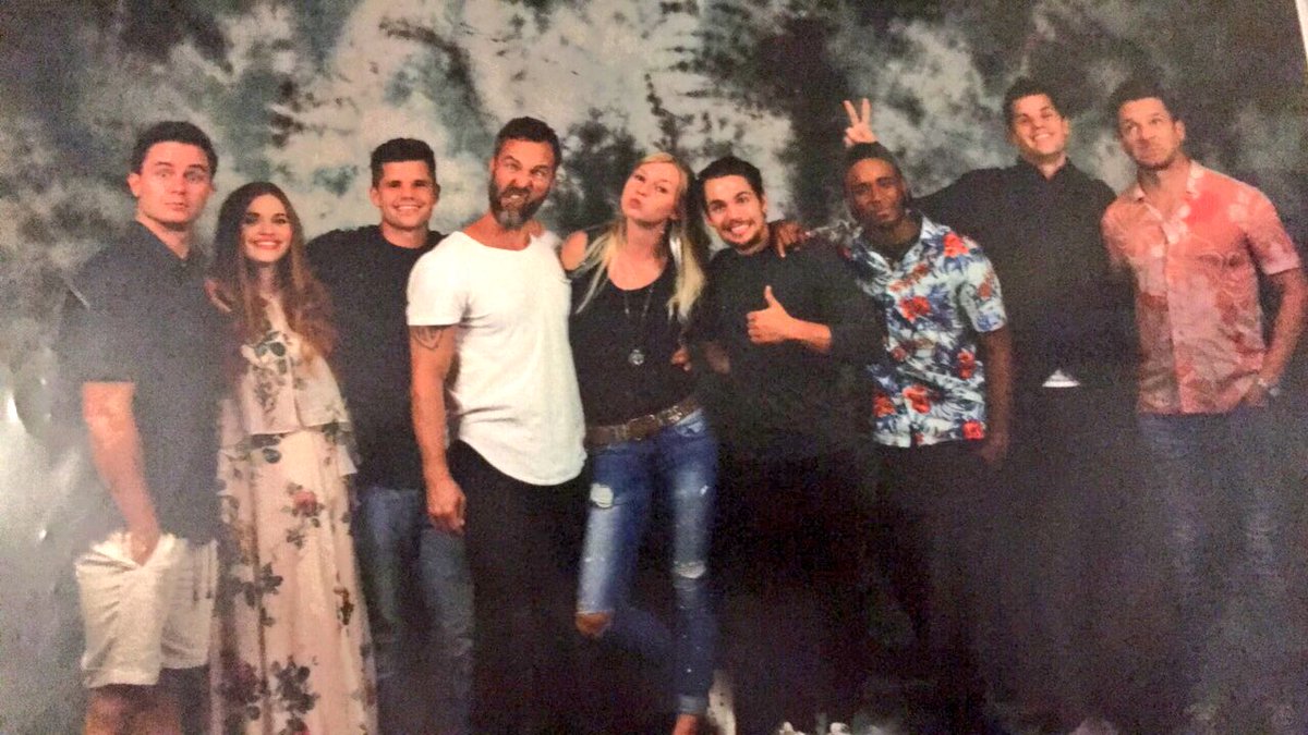 xtessafca's tweet photo. I absolutely love my #Wolfcon2 pictures! So excited for this year! π― https://t.co/n2xzy1yy4d