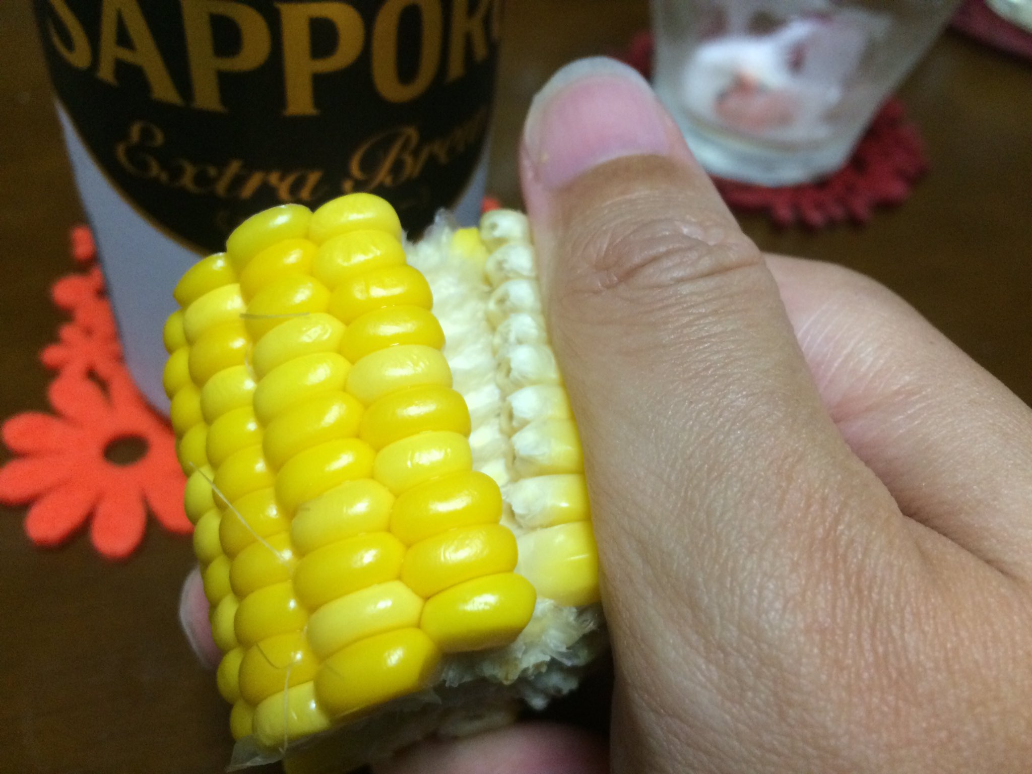 北海道民以外はやらない 縦に綺麗にとうもろこしを取って食べる方法 話題の画像プラス