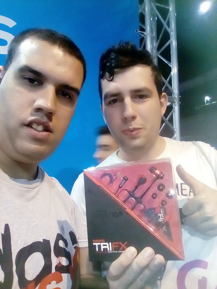 ferlofran82's tweet photo. #ozoneonfire @OzoneGamingEs https://t.co/FmTdx4jQJE