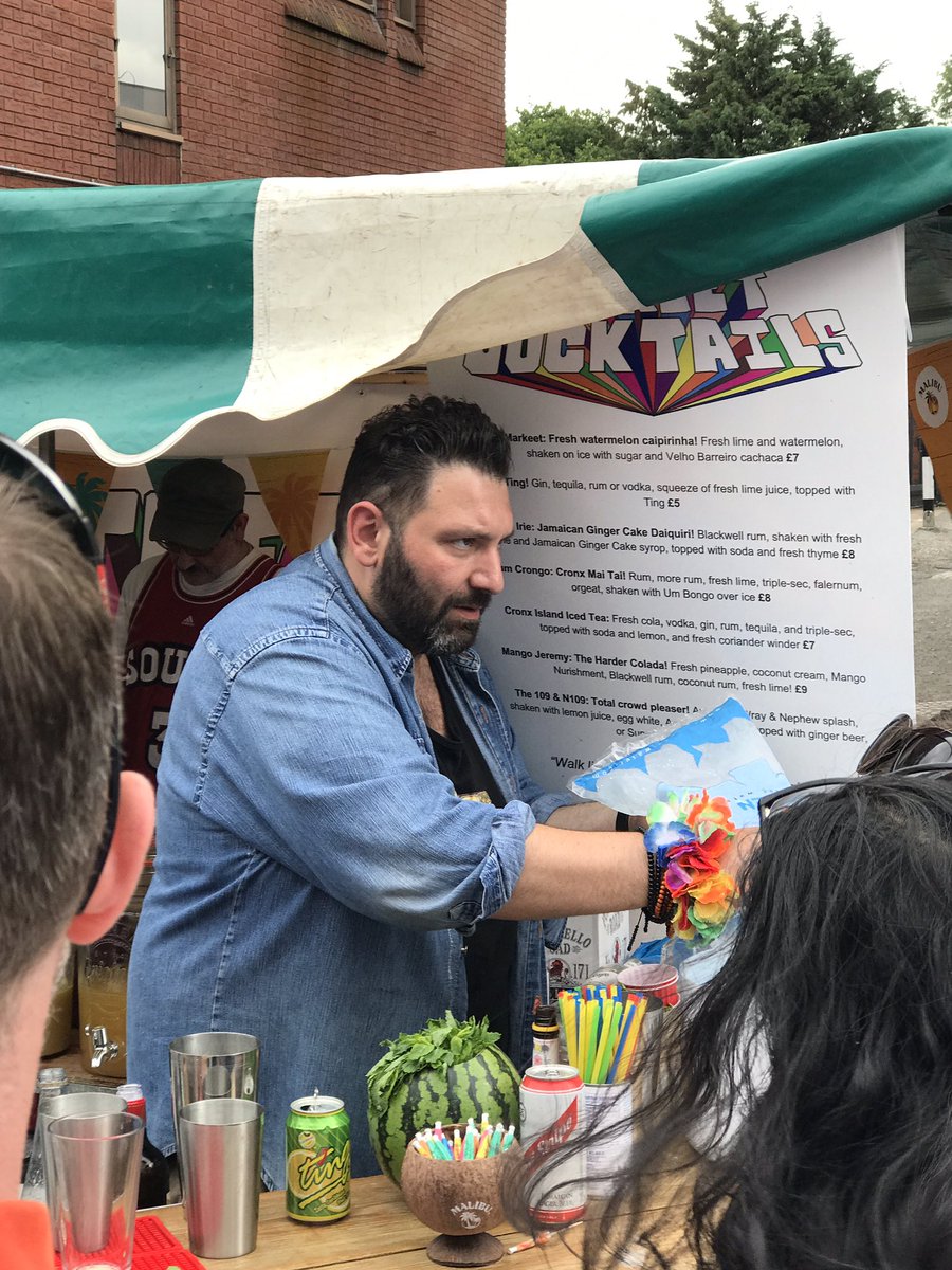 StreetsAheadCC's tweet photo. You can't get better than @themonsterchefs &amp; @streetcocktails at @CroydonFoodFest https://t.co/LMeytI9FZb