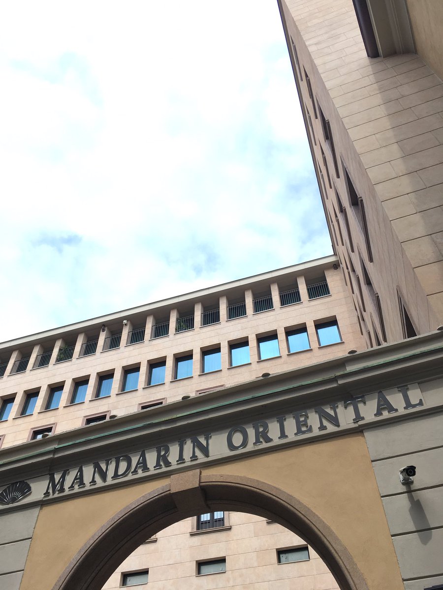 corinneIVS's tweet photo. I've fallen in love with the @MO_HOTELS Milan the most beautiful hotel ever 😍😍 @InspVenues https://t.co/9EjyrkKEq4