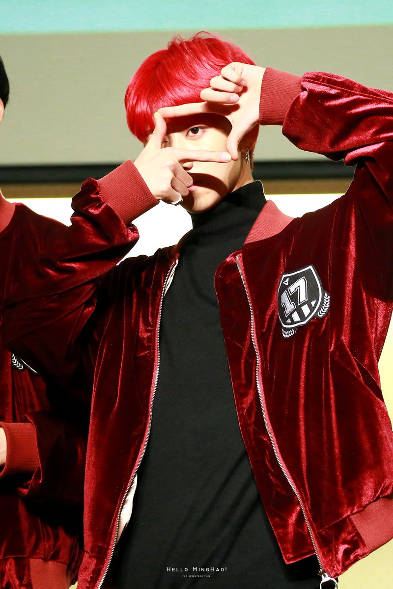 170108 팬싸
응? 저장? ㅋㅋㅋㅋㅋ
#세븐틴 #디에잇 #SEVENTEEN #THE8 #명호 #서명호 #徐明浩