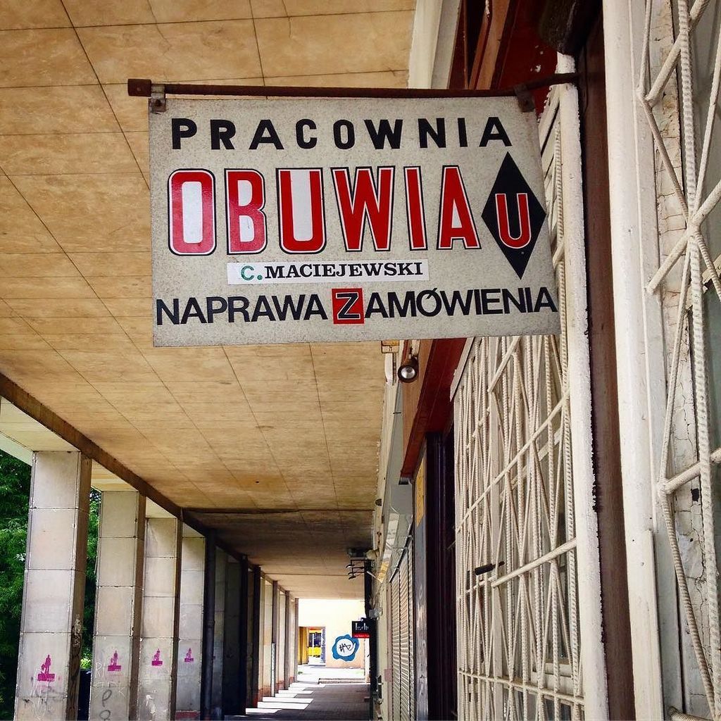 renewaw's tweet photo. #obuwie #typopolo #polishtypography #warsawtypes #warsawtypography https://t.co/r7IHcKHBRR