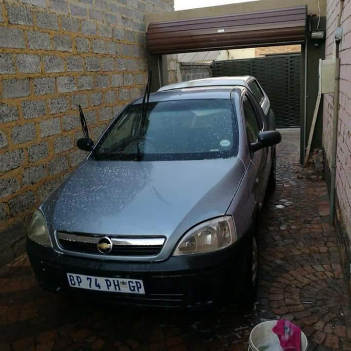 Please be on the look out for a gun metal (silver) Corsa utility van with no canopy reg: BP 74 PH GP / slight dent on the right! please RT