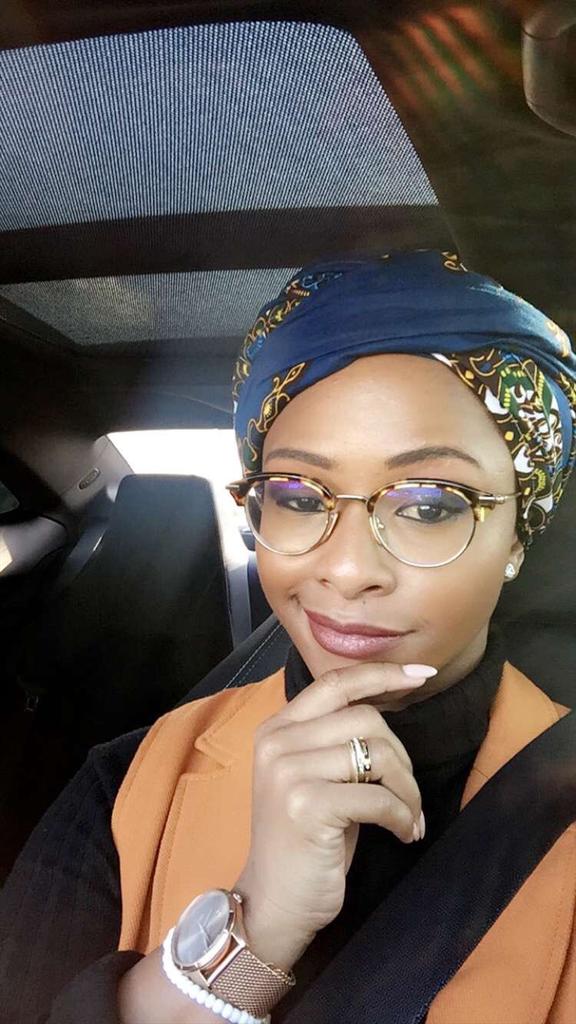 MatildaChem's tweet photo. She look awesome in every headrap
@Boity 
#headrap https://t.co/jLvo2o5CJL
