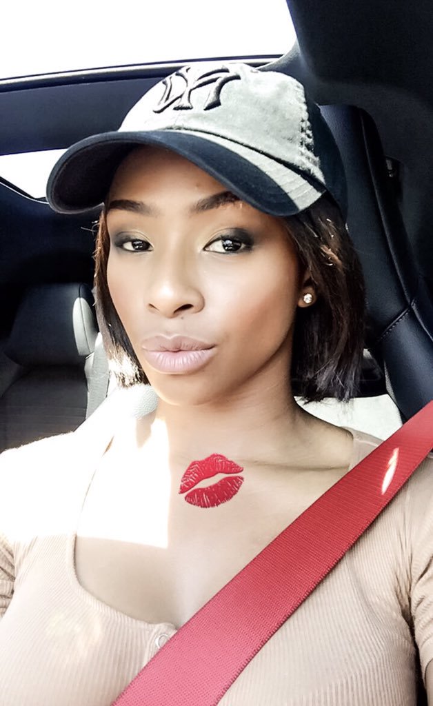 MatildaChem's tweet photo. She look awesome in every headrap
@Boity 
#headrap https://t.co/jLvo2o5CJL