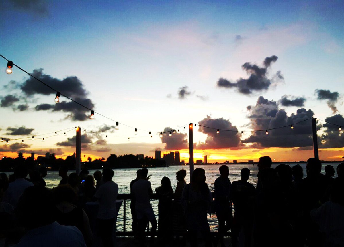 nycHotelGirl's tweet photo. Last night's party 💥🍾 #LEmiami2017 #standardmiami https://t.co/Jl0zDtDmJG