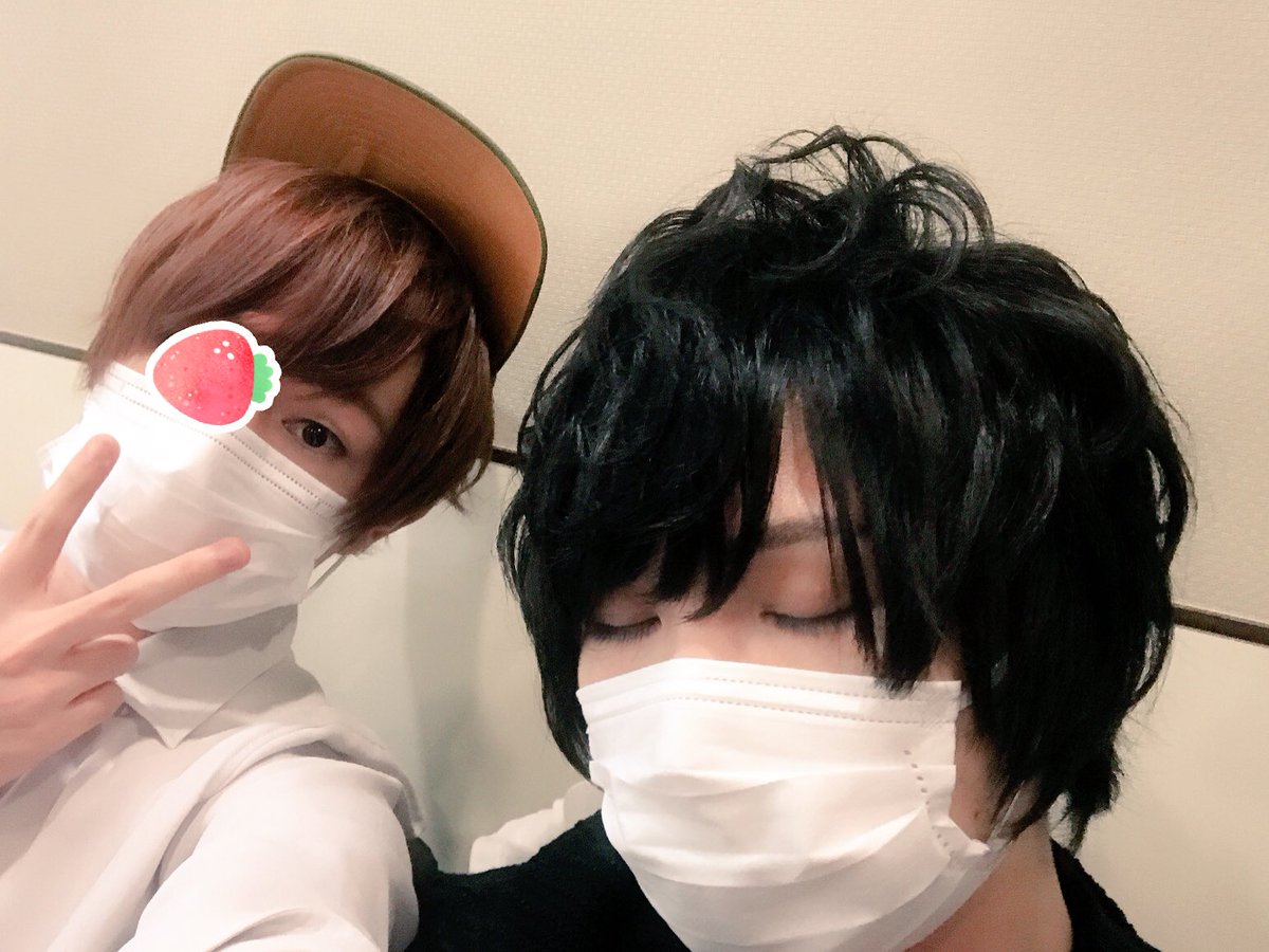 寝ている設定のそらるさんとツーショット