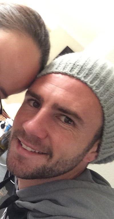 Un año más de mi favorito, happy birthday muchísimos éxitos más para mi nene      