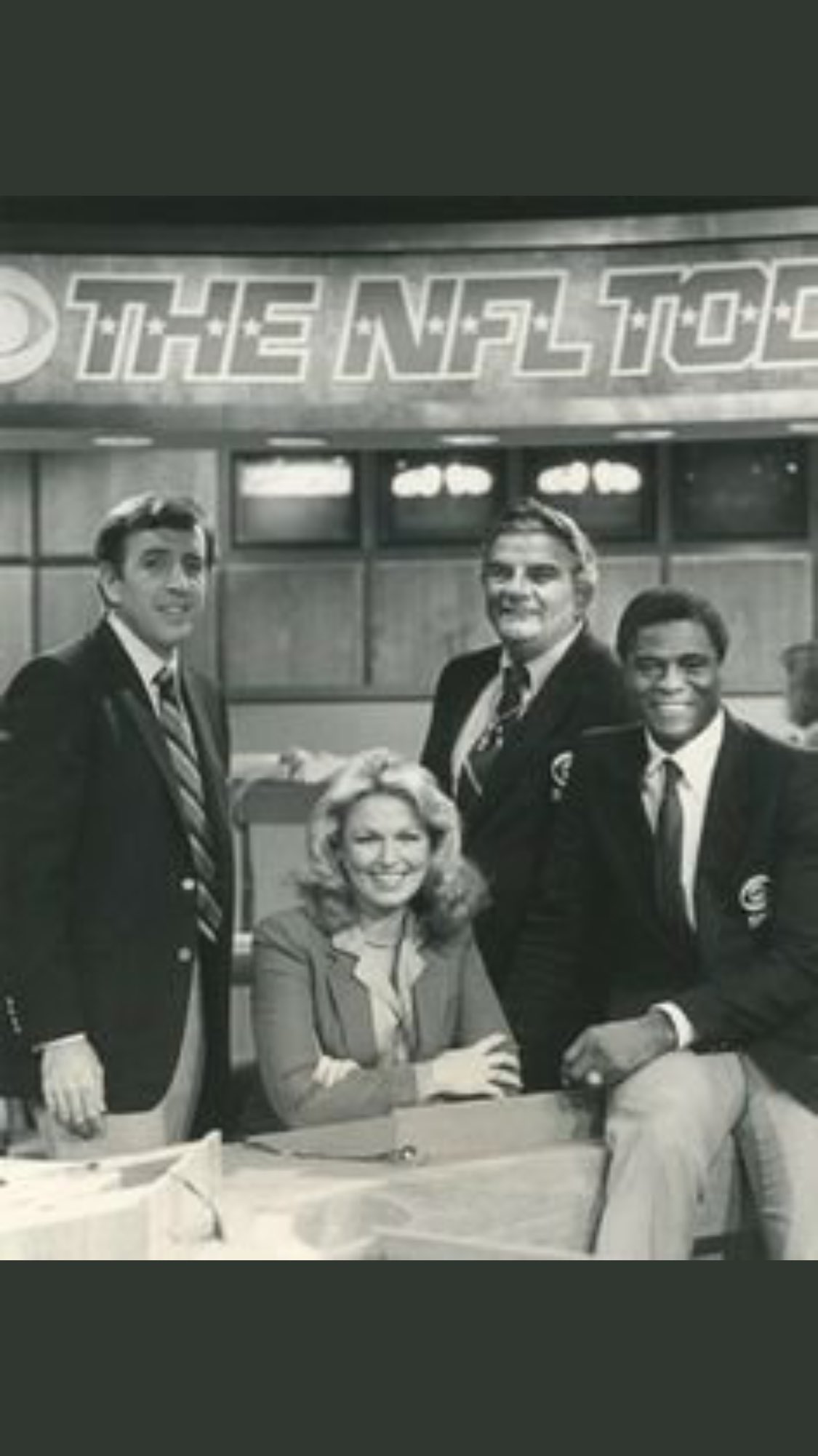 Happy Birthday to the first and still the best Phyllis George! 