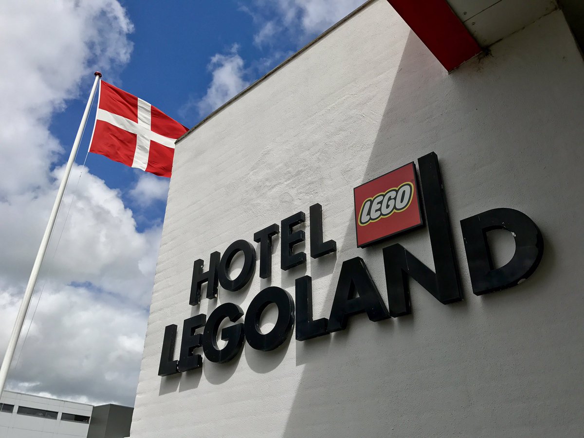 MrKevinHinkle's tweet photo. Checking into #HotelLEGOLAND for a weeks' worth of meetings and working out of the #Billund office. #TLG #TheLEGOGroup #InsideLEGO #LEGO https://t.co/onOE8GovS0