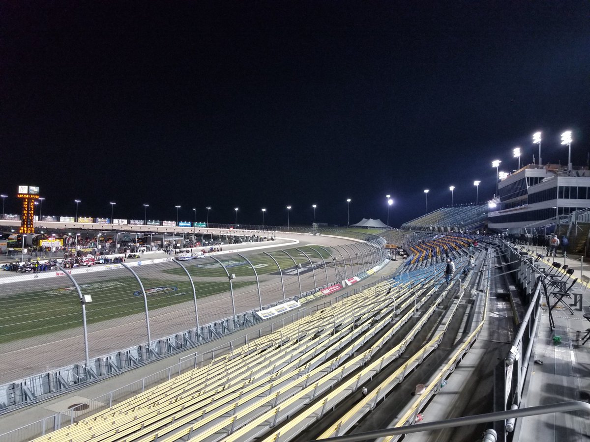 bembenek51507's tweet photo. @jeff_gluck hey man I know you didn't get a pic after @iowaspeedway #quitetrack so here is two. https://t.co/rpcqyM8FSX
