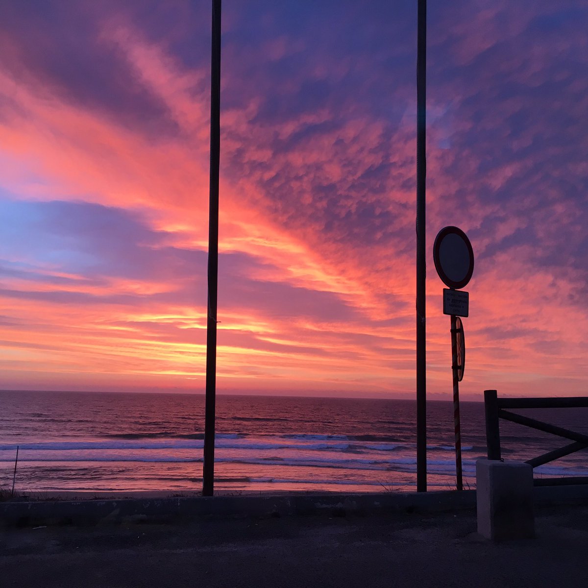 barbarabdias's tweet photo. a minha terra é melhor que a vossa #nofilterneeded #santapower https://t.co/ffQJnDtV9m