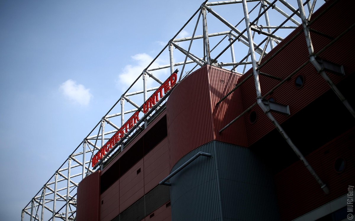 #EidMubarak to all of our Muslim fans celebrating around the world. Enjoy the day!