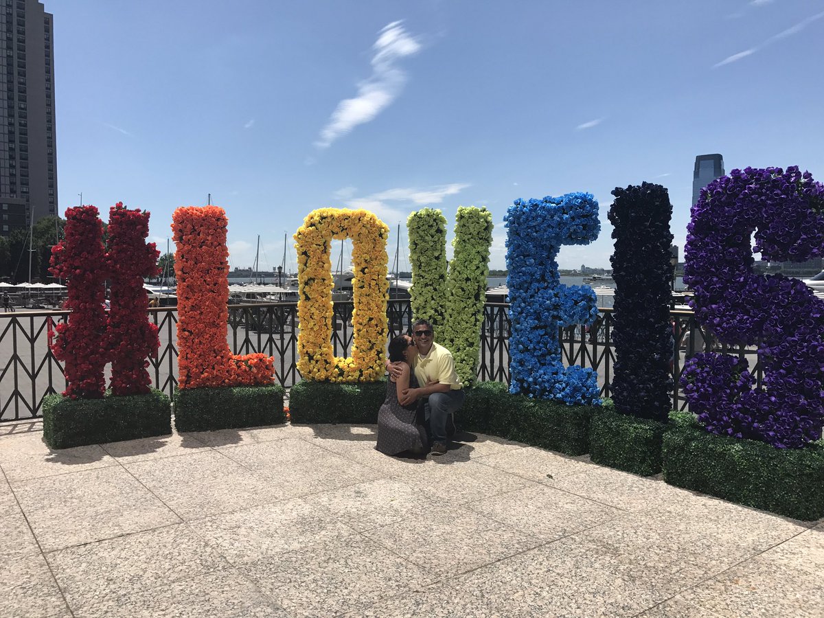 minikleo's tweet photo. #LoveIs .......US!! 🌈❤️💛💚💙💜 https://t.co/3pcxqwcDcc
