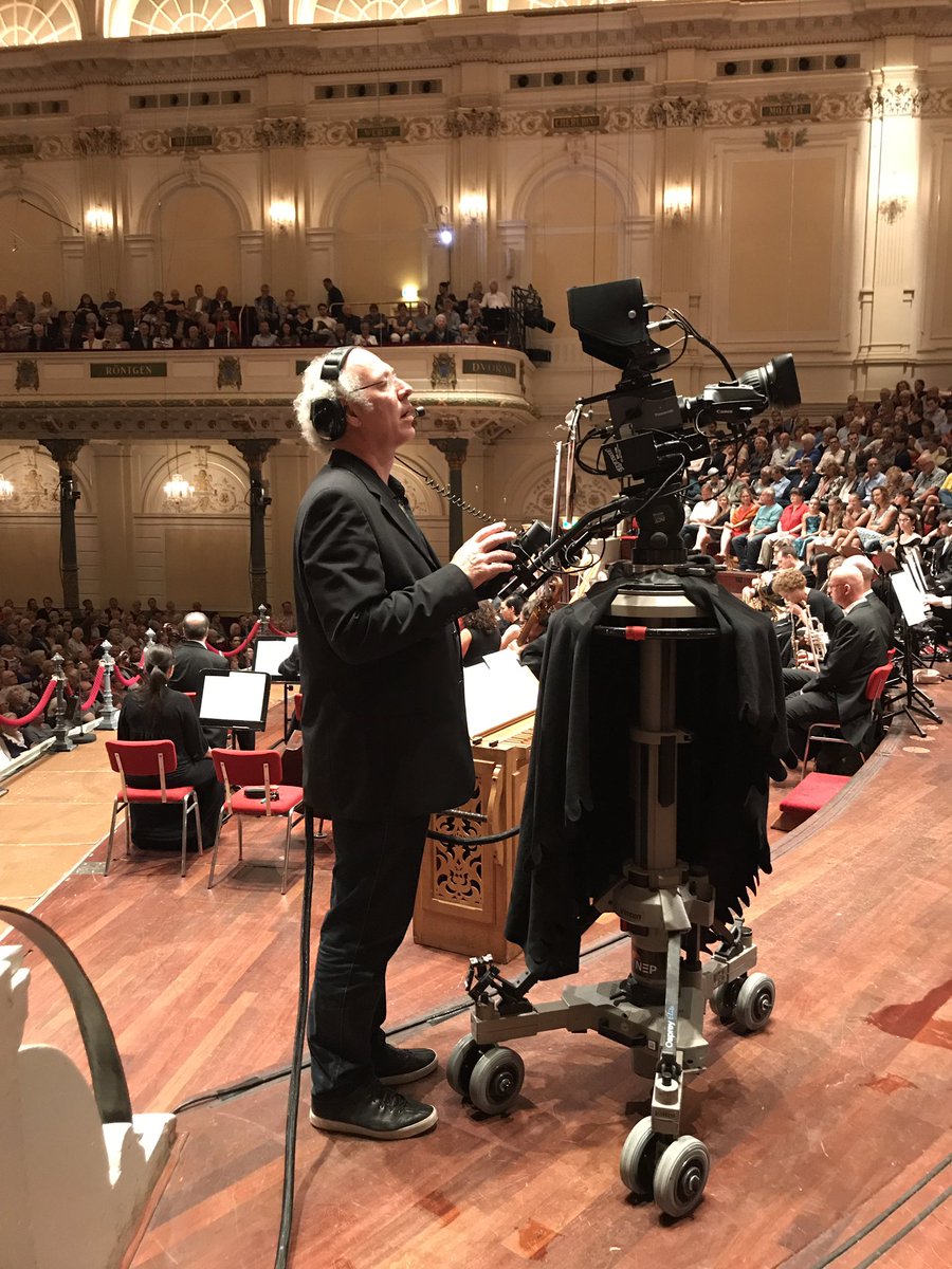 SusanneSupertje's tweet photo. Heerlijke dag met opnames van #operaclassics.
In uitverkocht @Concertgebouw Amsterdam met muisstil publiek (tijdens muziek😅)@PJLeusink https://t.co/ukgj0cySxG