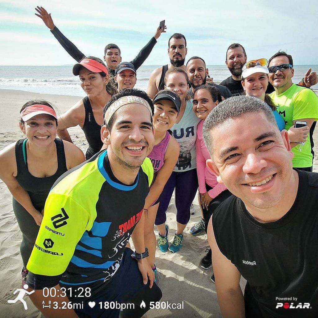 Sunday morning run, because we can 😉 #run #friends #runninggroup #training #laceiba #honduras #lgg6 #shamelessself… ift.tt/2t9lDF7