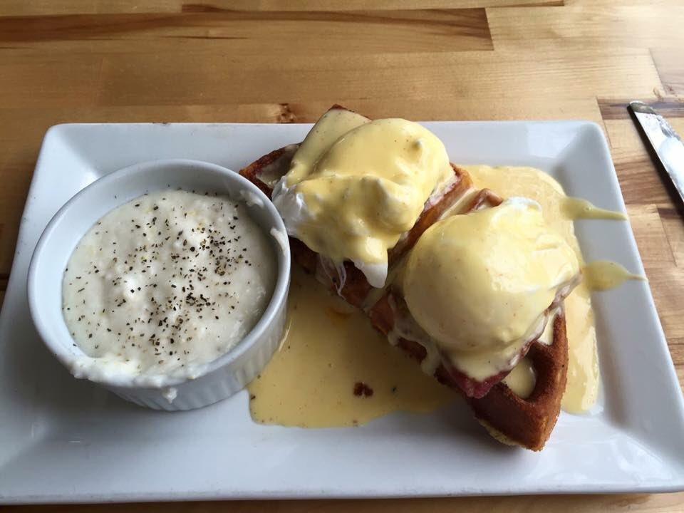 #Brunch #sundayfunday $3 mimosas #eastnashville #glutenfree #chickenandwaffles #breakfastburger #eggsbenedict