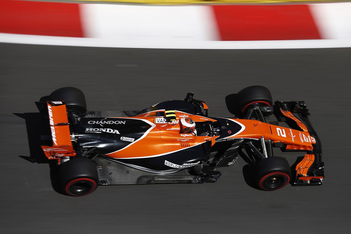 Zdravko Stoffel Vandoorne In His Mclaren Mcl32 Honda Ra617h V6t At The Bakucitycircuit F1 Otd 17 Azerbaijangp Via Hondaracingf1 T Co Bx3oilwovl