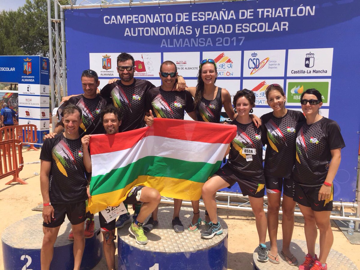 Enhorabuena a la Selección Riojana de Triatlón en el Cto. España Autonomías. Hoy gran carrera en el relevo mixto.¡ Enhorabuena!