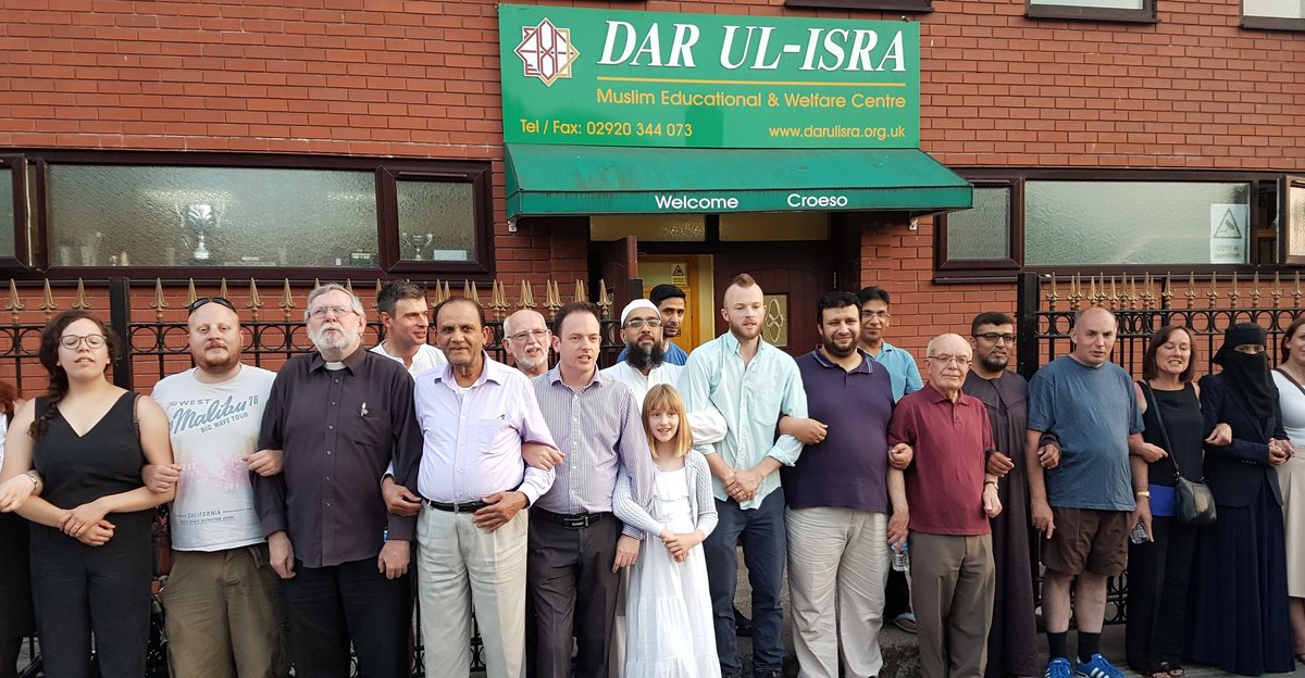 Eid Mubarak to our Muslim members &amp; friends. Privilege for <a href="/CardiffCitizens/">Cardiff Citizens</a> &amp; <a href="/ValeCitizens/">Vale of Glamorgan</a> leaders to visit 4 local mosques #UnitedWeStand