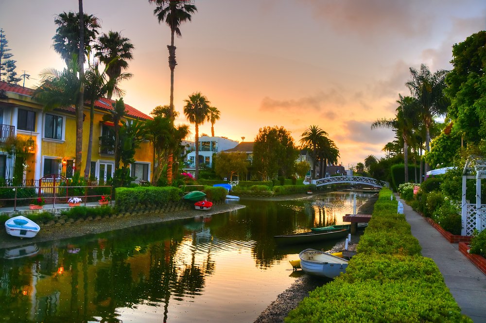 CBSLosAngeles's tweet photo. How To Spend The Perfect Day In Venice https://t.co/uvffegtg4q https://t.co/XBjF77uD60