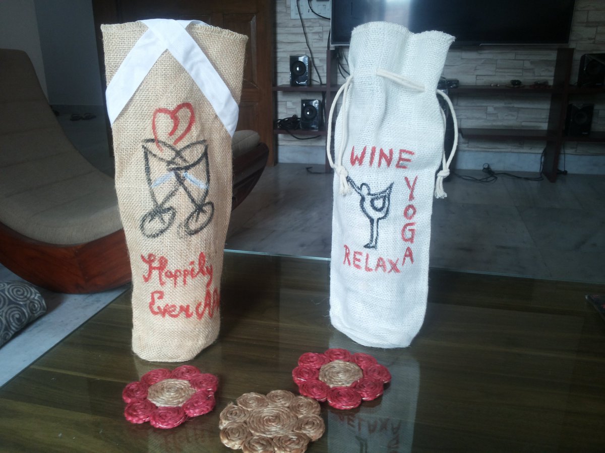ijutebags's tweet photo. And now @IJB and @TeamDivestry has hand-painted #winegiftbags for every season, every reason!!! https://t.co/WtMSS7rVEF