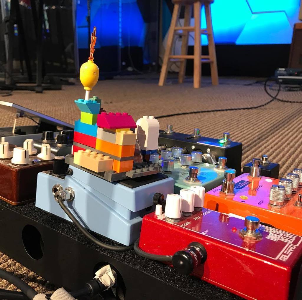 flobbit's tweet photo. Fun with @recordingpro pedalboards. 
#lego #music #kidsRCool https://t.co/AsDYk3oF5J https://t.co/equWqY2QqM