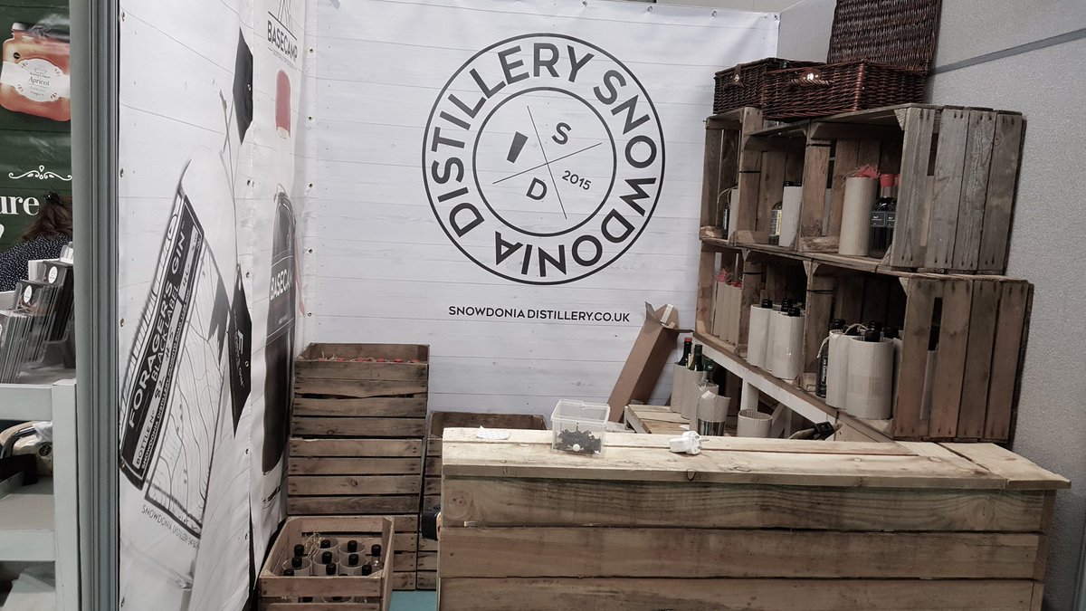 ForagersGin's tweet photo. With less than 24hrs until the #Harrogate Fine Food show, our stand is starting to look like a well stocked bar! #Goodtimes https://t.co/WRy0DxtKGL