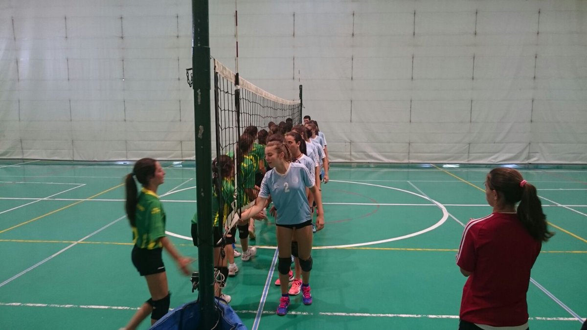 JuegosEMDE's tweet photo. Voley: @Col_Entreolivos pierde 0 - 3 con @AzulClaret A (5 - 25; 11 - 25; 1- 15) #JuegosEMDE17 @Torremolinos_On https://t.co/rPeI14z8uH