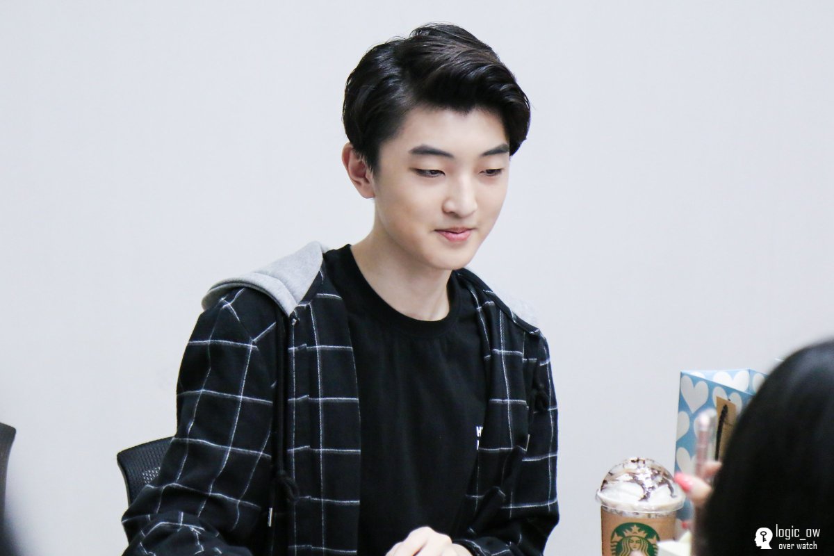 logic_ow's tweet photo. 170509 APEX S3 Flash Lux #Fleta #플레타 #김병선 #플래쉬럭스 #플럭

https://t.co/zeb5ZY11ne https://t.co/9dY8ZRlNna https://t.co/zWvKAGyLeB