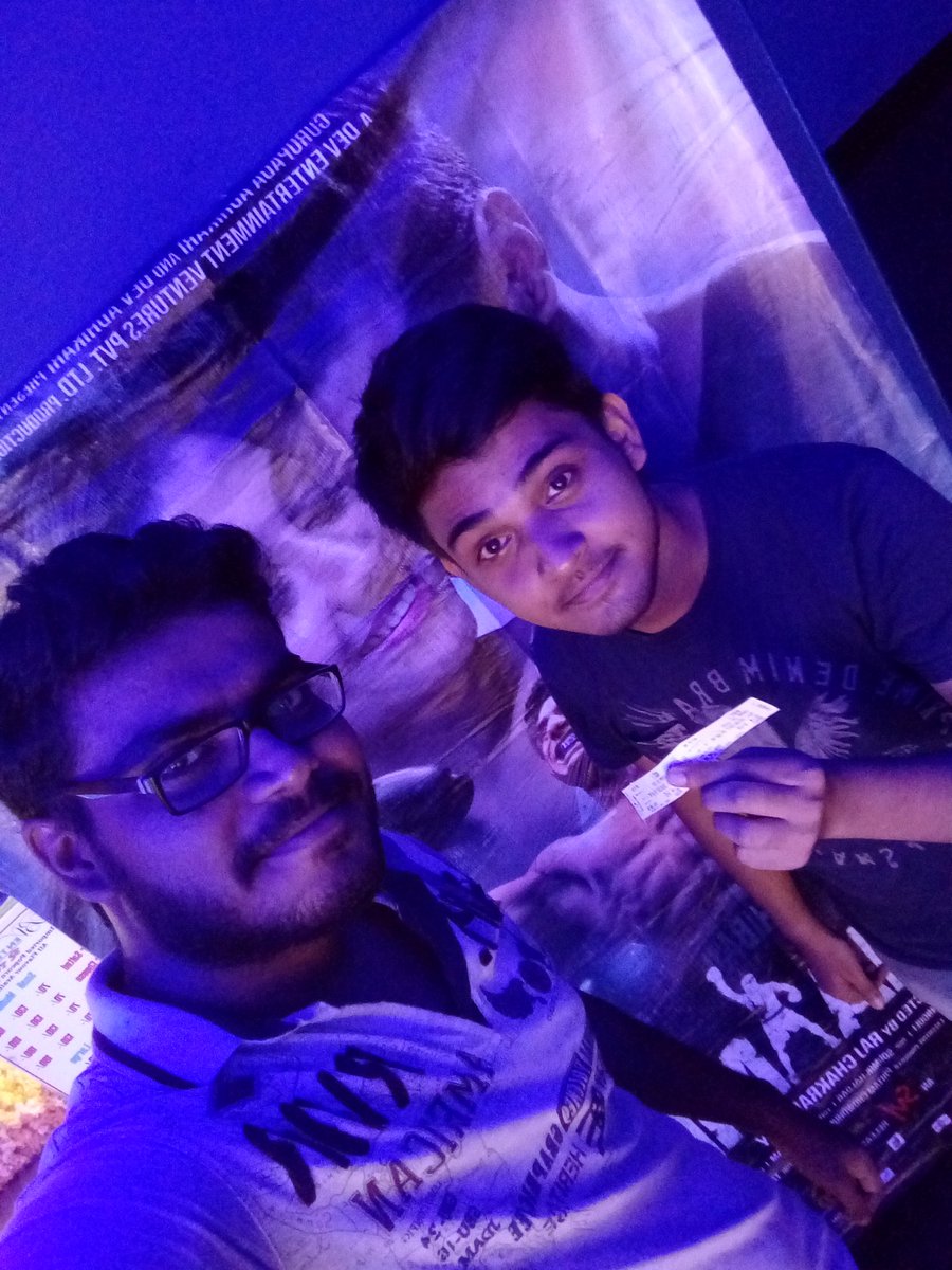 MeaningLessBrat's tweet photo. #CHAAMP #CHAAMPday #SundayFunday #posterSelfie #friend @devianBabai https://t.co/kW4cmvEMTW