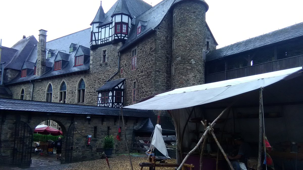 GemeinsamWirken's tweet photo. Schloss Burg a/d Wupper lässt mit VR das Mittelalter wieder lebendig werden. Dreh mit @NokiaOZO @NokiaVR #VR #ImpactVR @DayCare_Tech https://t.co/1hDpQdrdnK