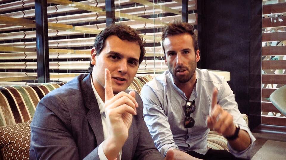 - Una neurona.
- Yo otra.