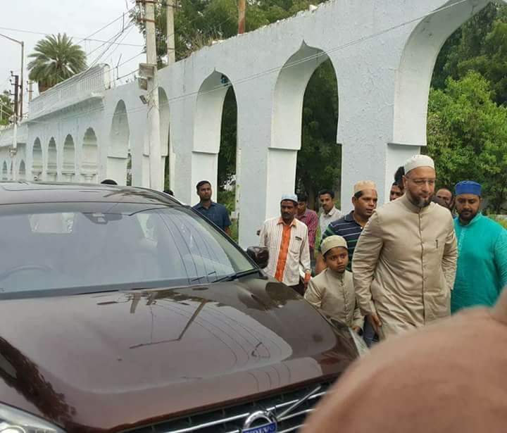 pathan_sumaya's tweet photo. Sadre mohtarm  NAQEEB E MILLAT ALAHAJ BR @asadowaisi  shab wit #mastersultan #salauddinowaisi  @Bargah #HazrtAgha #mohammadDawood Qibla (RA) https://t.co/4qYhQn1t70