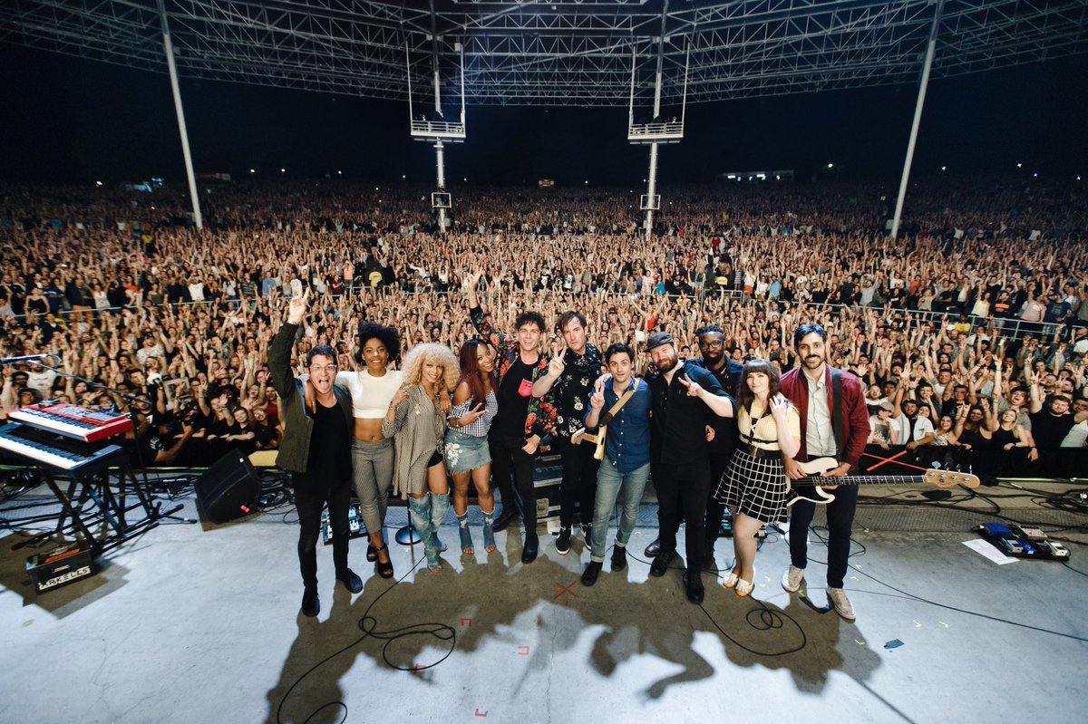 arkellsmusic's tweet photo. A picture is worth 16,000 words...THANK YOU TORONTO!!!!❤❤❤❤ https://t.co/zBB32ulq1G