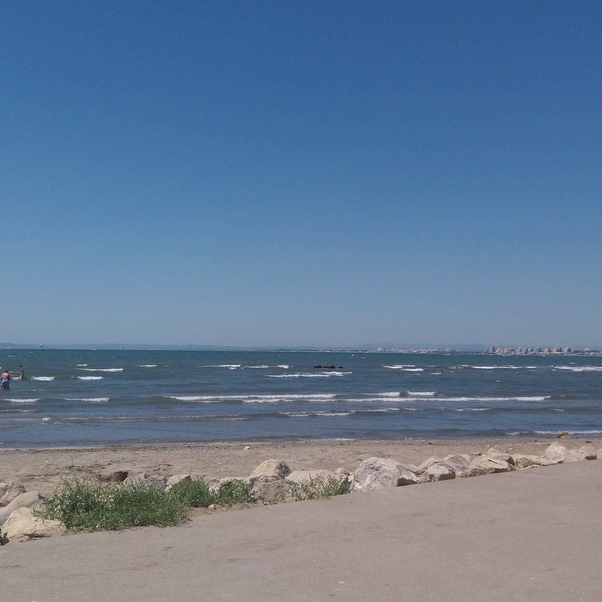 Nadege07000's tweet photo. A la plage...👙🌞 #bronsage #repos #plage #soleil 😄👍❤ https://t.co/OBQBk2WSBq