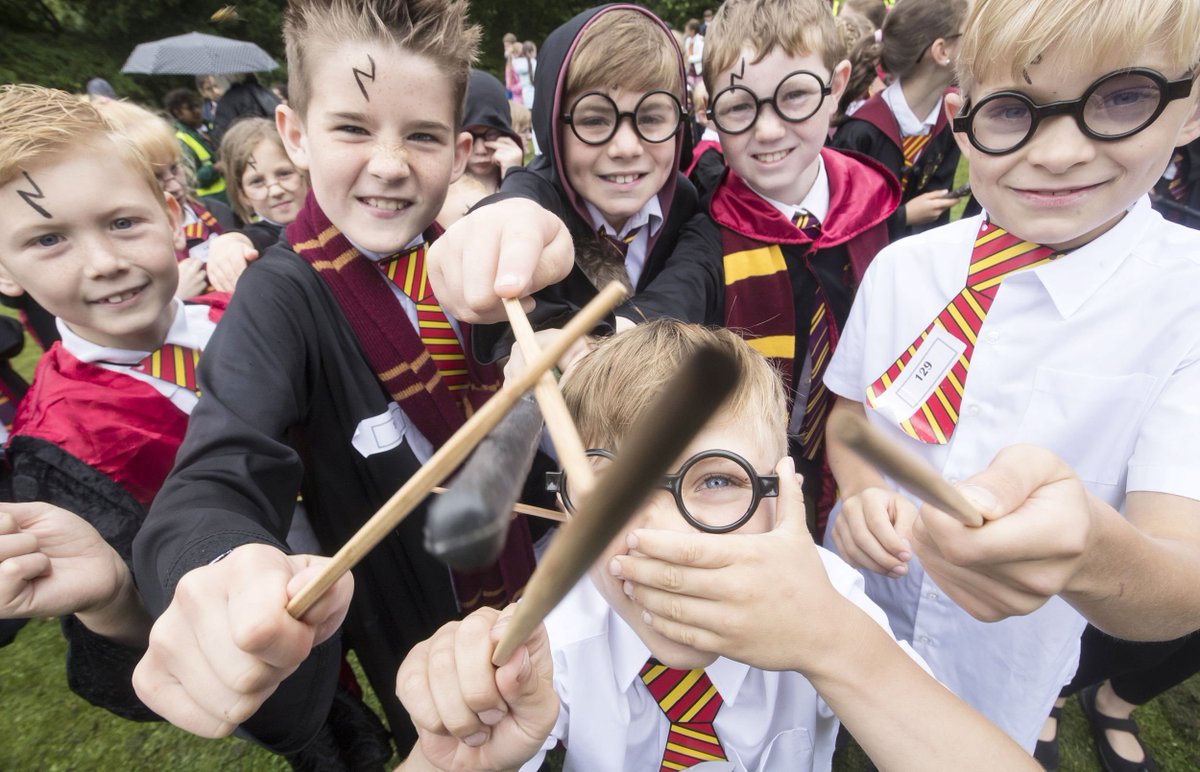 Nearly 700 children dressed as #HarryPotter gather ahead of 20th anniversary of Philosopher’s Stone release, setting new world record