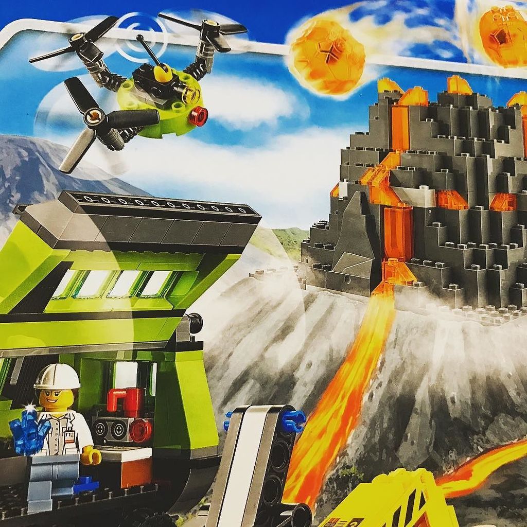 Tricopter volcano inspection #drone #lego #volcano #tricopter #legocity ift.tt/2sQbKsU