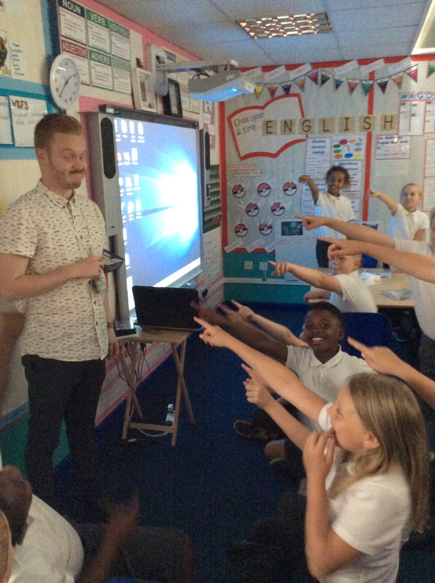 j_foster1905's tweet photo. Finally we managed to identify his captor, our very own @MrHallam89 #garysback https://t.co/QjDDkBVMju