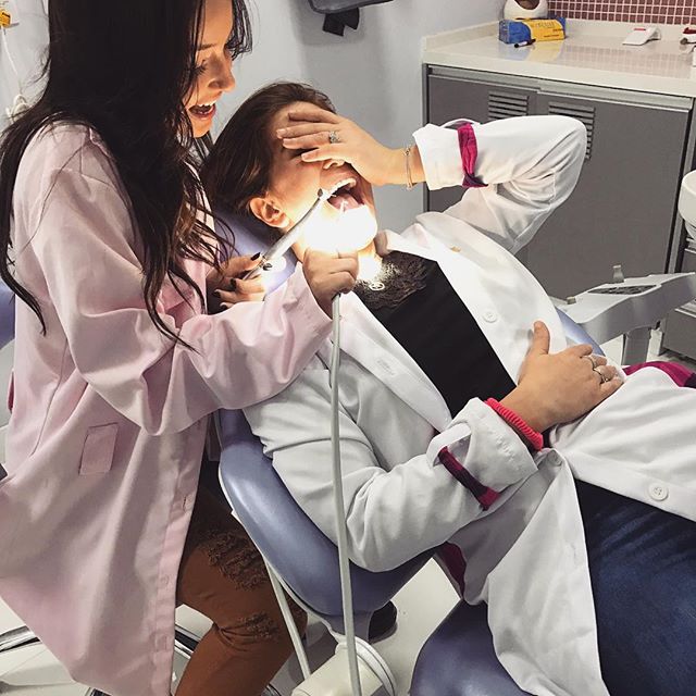@kamilaemad , fala se eu não sou uma ótima dentista?! 😂 @odontodasestrelas já pode me contratar 😂✨❤️