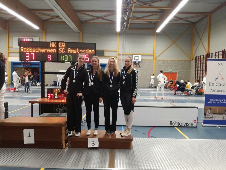 NK Equipe: Onze dames pakken BRONS op de Nederlandse equipe kampioenschappen. @Cheryl_de_Jong Lola Tulen Day de Wijn en <a href="/KBoone1992/">Kelly Boone</a> #SCDB