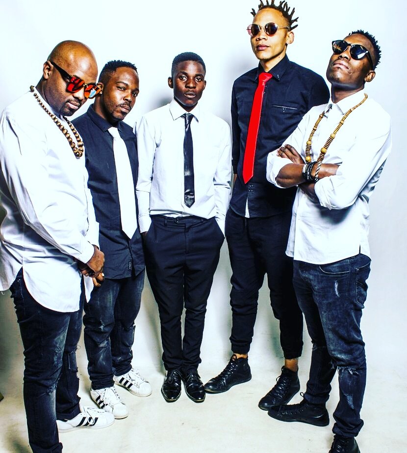 WinnersWhmaluks's tweet image. "@Afrikanroots1: #newLooK #samebrand #afrikanroots #thebig5 #bangthedrums project unearthed. https://t.co/Qfj5hGyiBh"big up man