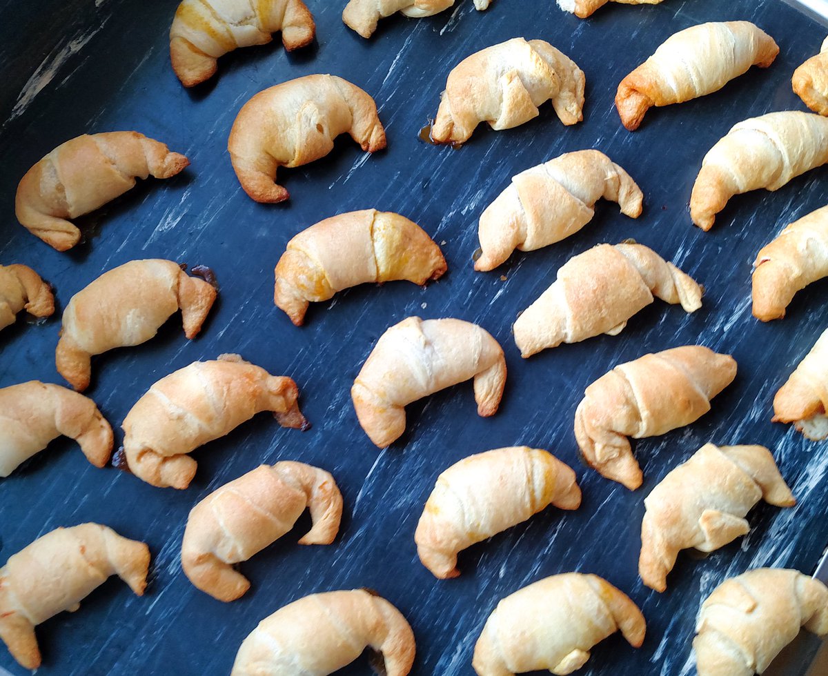 maple_kitchen's tweet photo. So many ways to jazz up your crescents with #maplecream #greatrivermaple https://t.co/MlvfW5xCxb