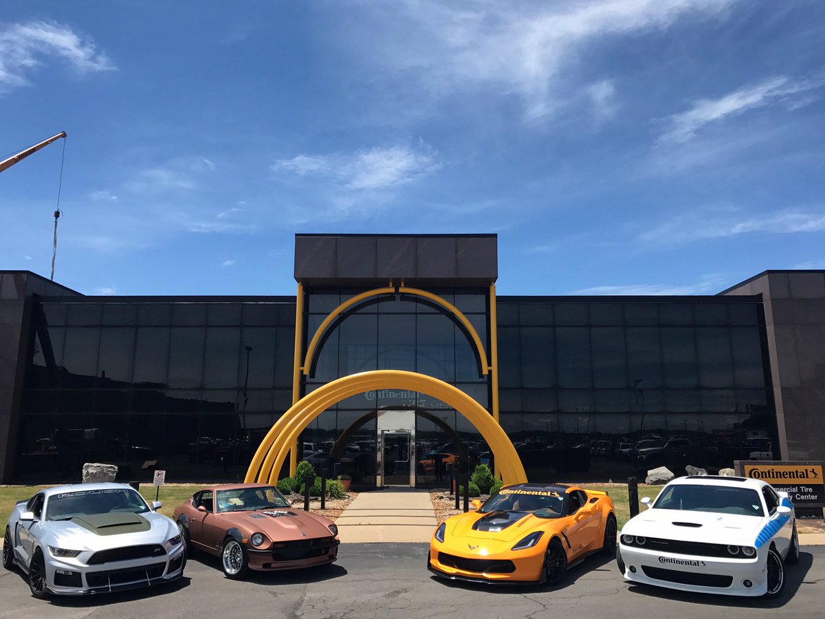 ROUSHPerf's tweet photo. ROUSH P51 hanging out at @continentaltire with @ImEmilywilliams and her #datzen on the #hotrodpowertour! https://t.co/Pu3RbsrEjB