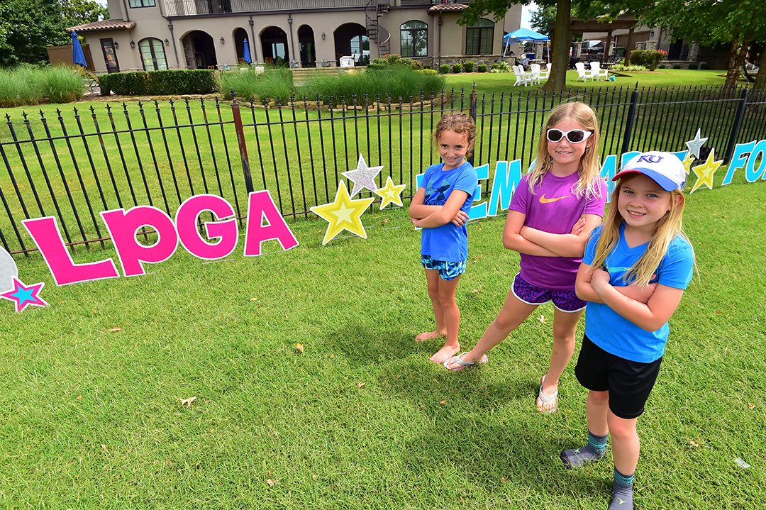 LPGA's tweet photo. When life hands you lemons, raise $ for charity! These cuties are selling lemonade @NWAChampionship trying to beat their $1,800 from '16! https://t.co/5VVMjx1sjr