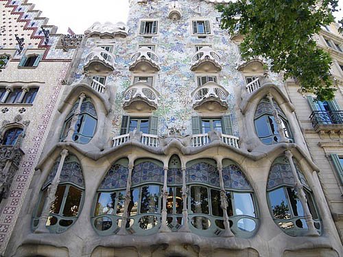 CAAragua's tweet photo. ¡FELIZ CUMPLEAÑOS! ARQ. ANTONI GAUDÍ https://t.co/fwxzlhnIZ5