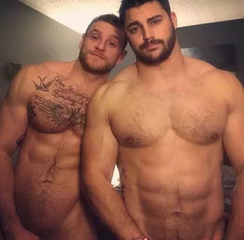 Ricky61025095's tweet photo. @Ricky61025095 #OMG #Woow #GayCouple #SoFuckingHot #HotMuscleGay https://t.co/QyEZEvI7RZ