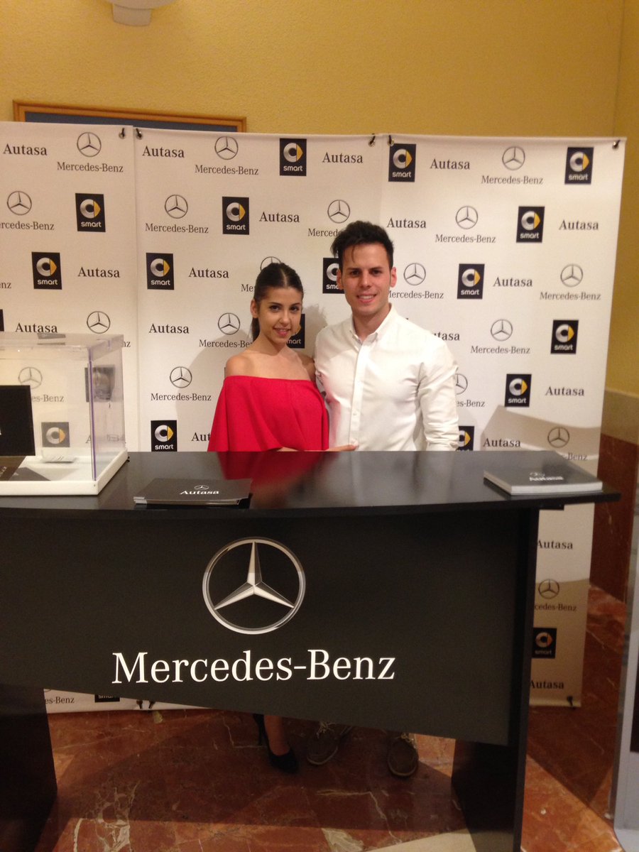 Charles_Valley's tweet photo. En los #PremiosPávez2017 con muchas ganas de disfrutar de un Mercedes-Benz #Autasa https://t.co/qrqiDcYZ1s