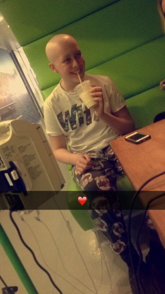 elleludlow00's tweet image. 2 years cancer free. My boy did it ❤